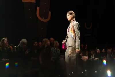 Look 10